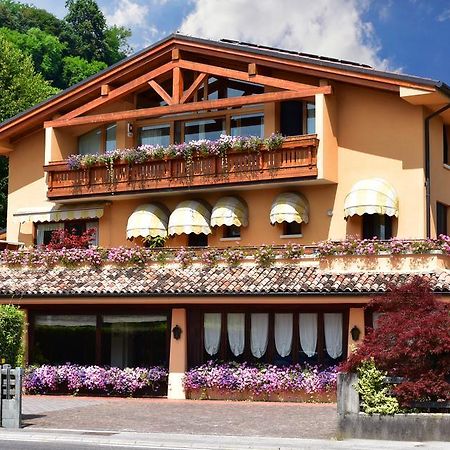 Albergo Da Gildo Follina Bagian luar foto