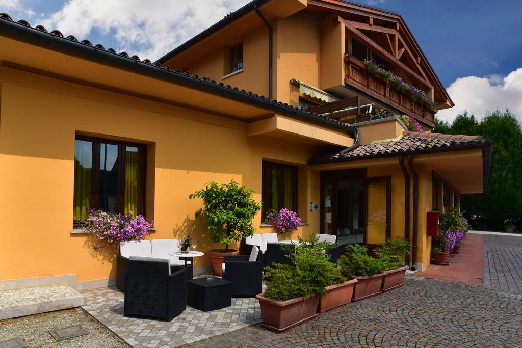 Albergo Da Gildo Follina Bagian luar foto