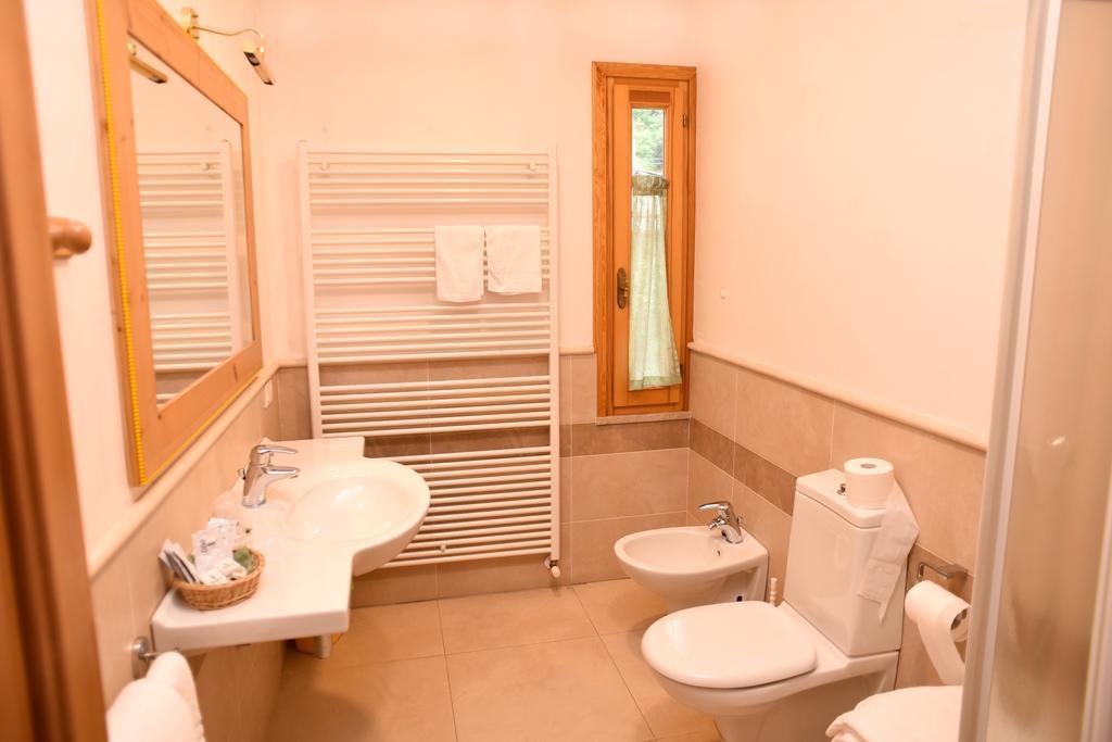 Albergo Da Gildo Follina Bagian luar foto