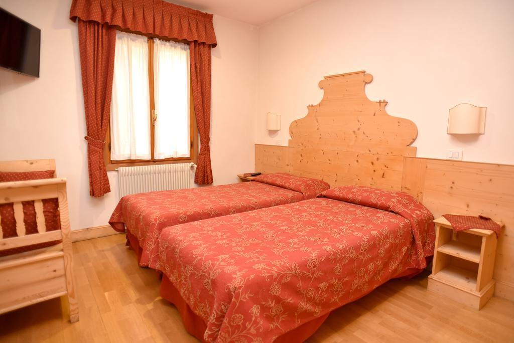 Albergo Da Gildo Follina Bagian luar foto