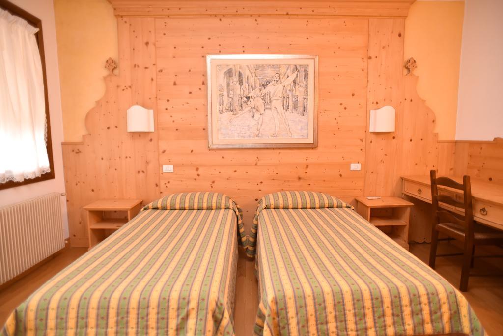 Albergo Da Gildo Follina Bagian luar foto